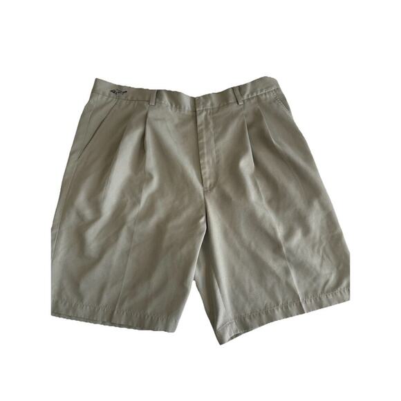 Greg Norman Golf Shorts Mens 38”Beige Chino Pleated Performance Lightweight - Picture 1 of 9